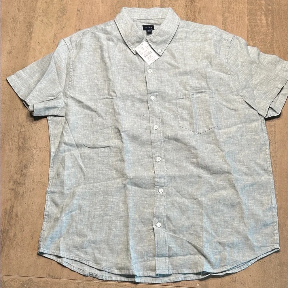 J. Crew Men's Light Green Casual Button Down Shirt. Linen blend.
